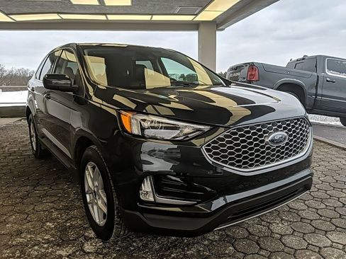 Certified 2024 Ford Edge SEL w/ Convenience Package image 3