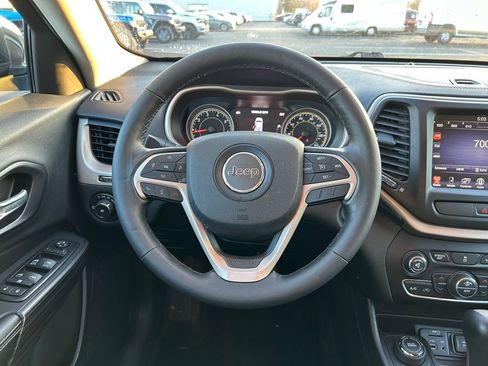 Used 2015 Jeep Cherokee Limited image 10