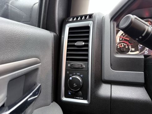 Used 2019 RAM 1500 Big Horn image 13