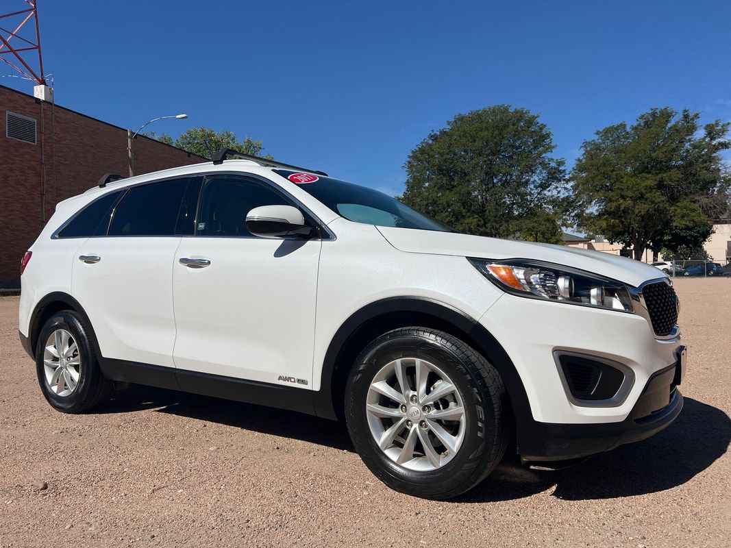 Used 2017 Kia Sorento AWD w/ LX V6 Convenience Package image 1