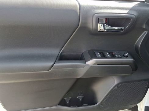 Used 2023 Toyota Tacoma TRD Sport image 21