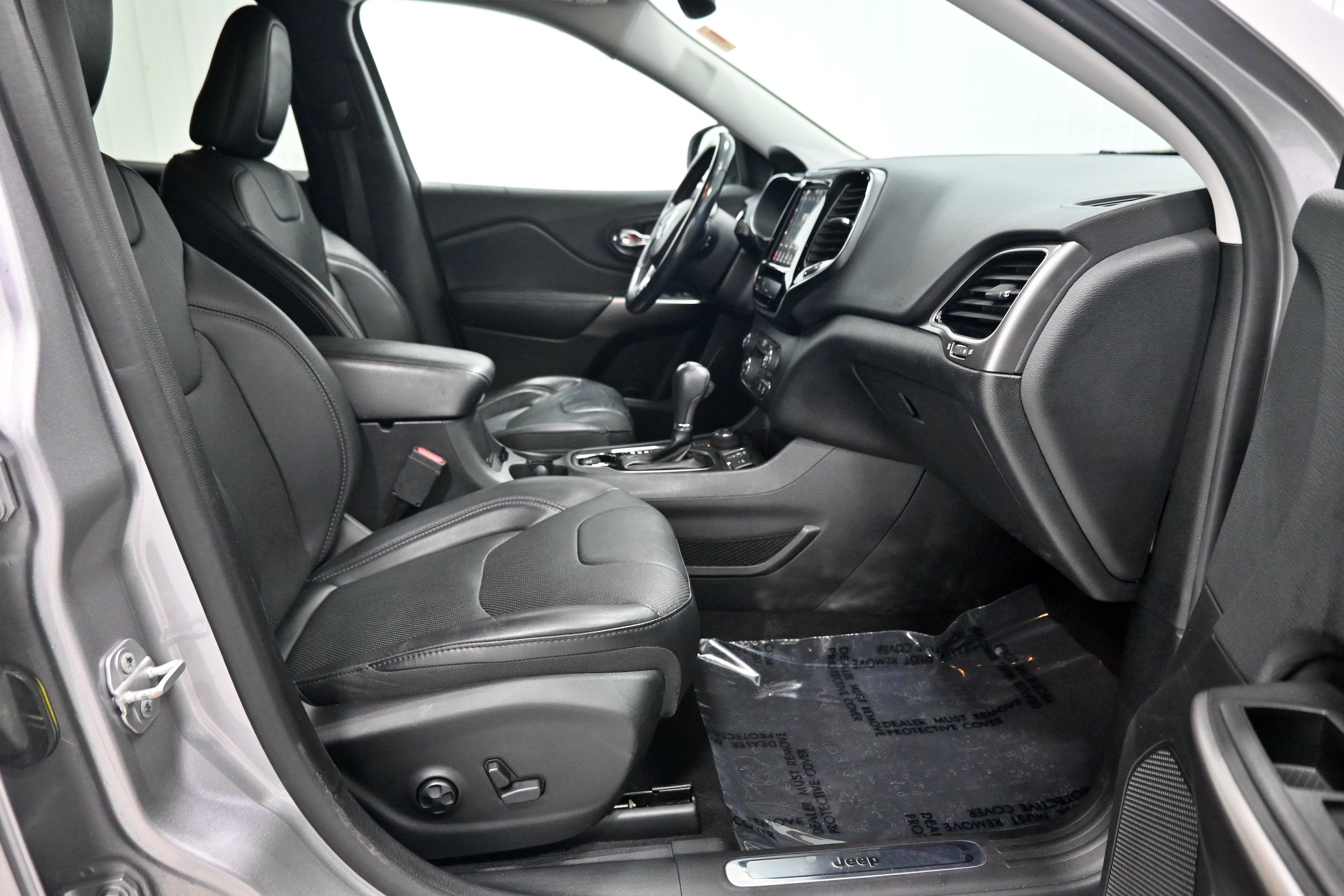Used 2019 Jeep Cherokee Limited AWD/4WD image 29