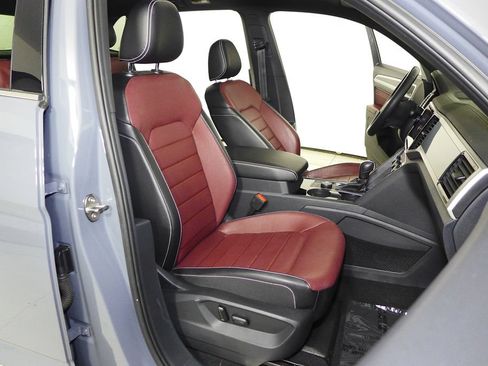 Certified 2022 Volkswagen Atlas Cross Sport SEL Premium R-Line AWD/4WD image 19