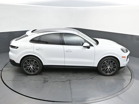 Used 2026 Porsche Cayenne Coupe AWD/4WD image 32