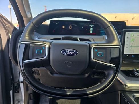 Used 2025 Ford Expedition Platinum image 34