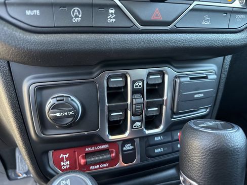 New 2026 Jeep Gladiator Mojave AWD/4WD image 30