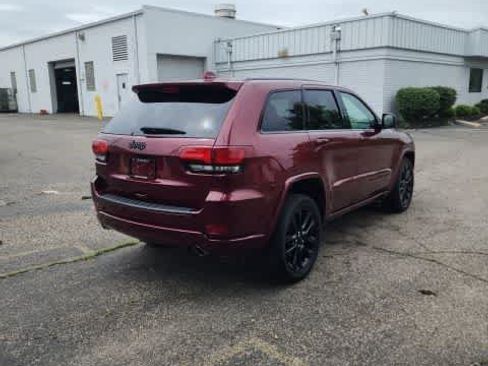 Used 2022 Jeep Grand Cherokee Laredo X AWD/4WD image 14