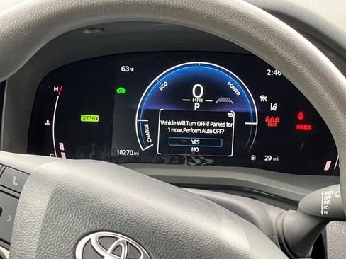 Used 2025 Toyota Camry LE image 16