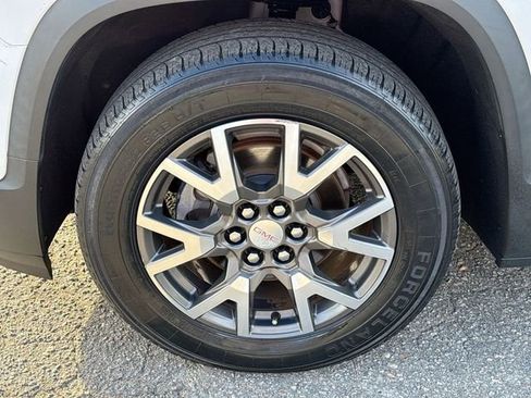 Used 2020 GMC Acadia SLE w/ Driver Convenience Package image 13