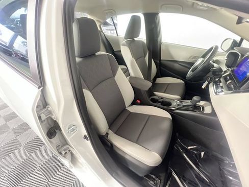 Used 2025 Toyota Corolla LE FWD image 30