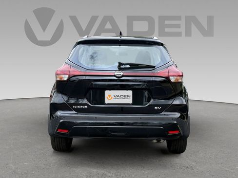 Used 2022 Nissan Kicks SV FWD image 18