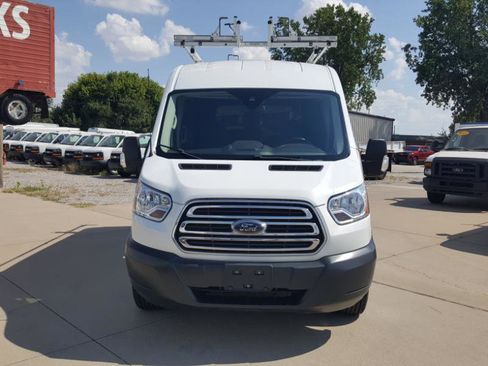 Used 2018 Ford Transit 150 XLT image 4