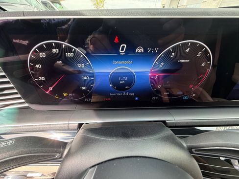New 2026 Mercedes-Benz GLS 580 4MATIC image 10