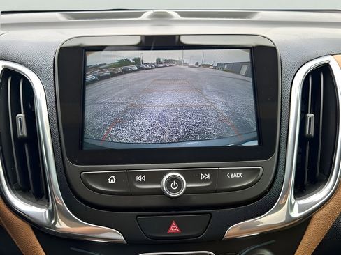 Used 2018 Chevrolet Equinox Premier image 23