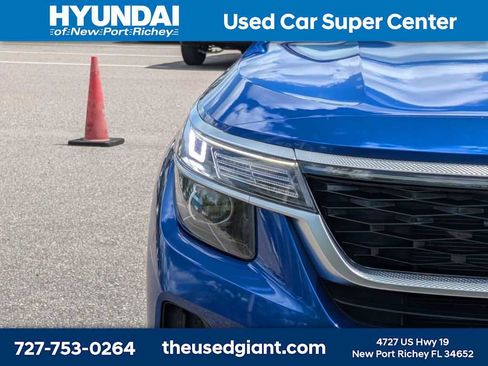 Used 2023 Kia Seltos EX AWD/4WD image 9