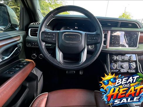 Used 2023 GMC Yukon XL Denali Ultimate AWD/4WD image 6