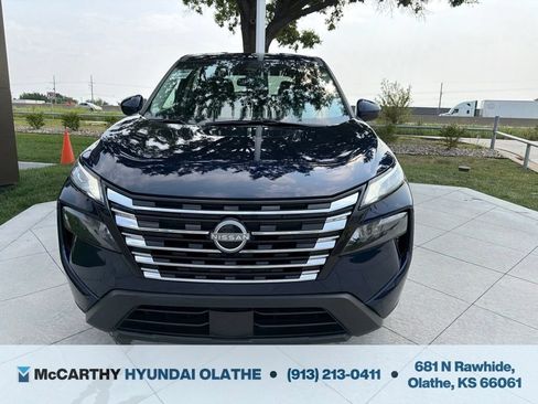 Used 2025 Nissan Rogue SV FWD image 11
