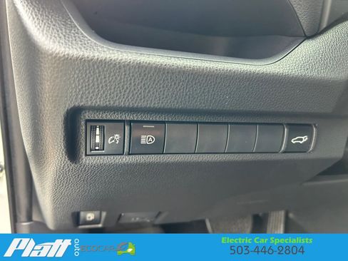 Used 2024 Toyota RAV4 SE AWD/4WD image 16