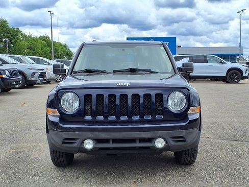 Used 2017 Jeep Patriot Sport w/ Power Value Group AWD/4WD image 2