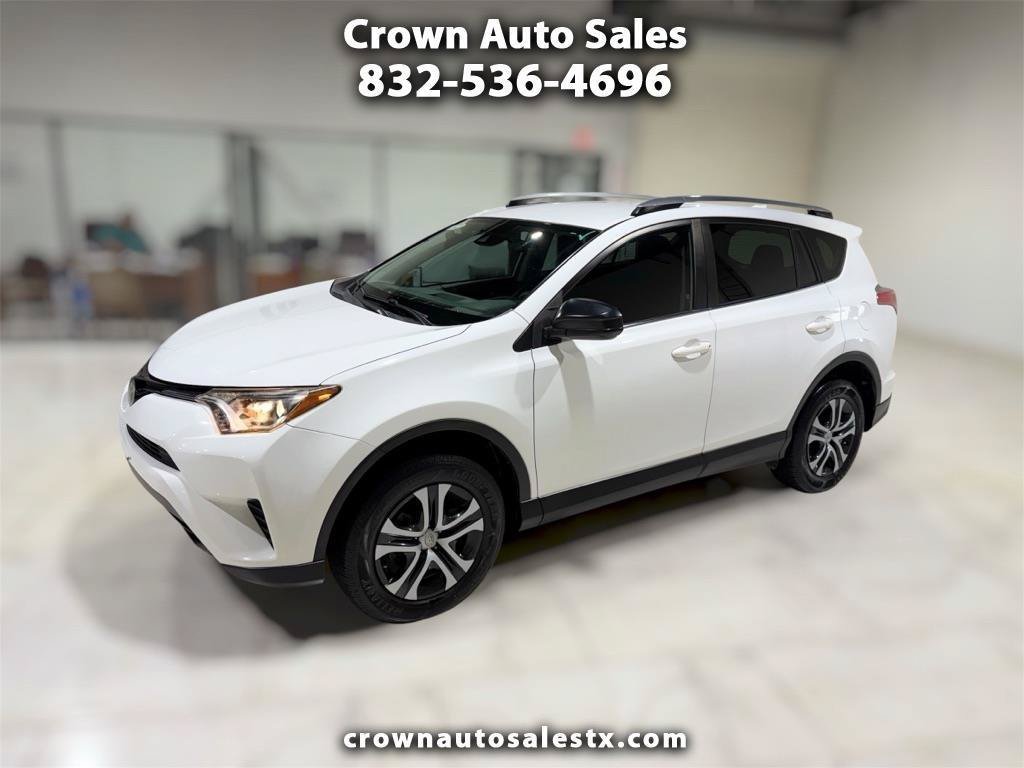 Used 2018 Toyota RAV4 LE FWD image 1