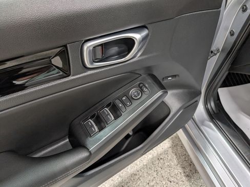 Used 2022 Honda Civic Touring image 13