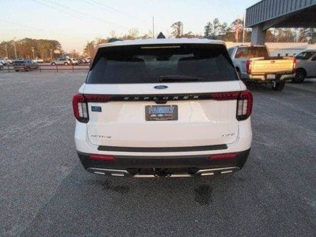 New 2026 Ford Explorer Active w/ Active Comfort Package AWD/4WD image 4