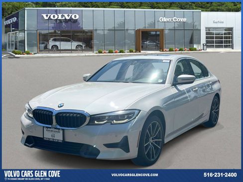 Used 2021 BMW 330i xDrive Sedan w/ Convenience Package AWD/4WD image 3