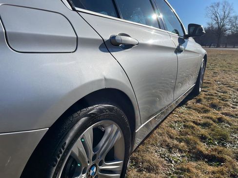 Used 2017 BMW 330e w/ Technology Package RWD image 20