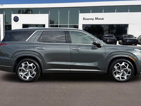 Used 2021 Hyundai Palisade Calligraphy image 3