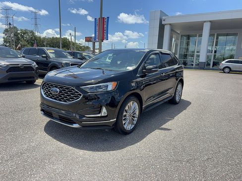 Certified 2022 Ford Edge Titanium w/ Equipment Group 301A AWD/4WD image 2