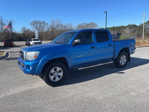 Used 2011 Toyota Tacoma PreRunner w/ TRD Off-Road Pkg image 2