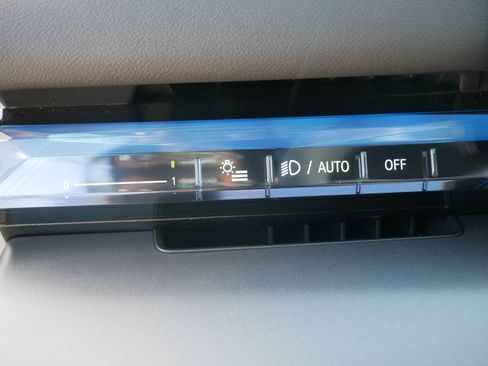 Used 2024 BMW i5 eDrive40i w/ Premium Package image 19