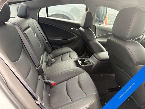 Used 2017 Chevrolet Volt LT w/ Comfort Package FWD image 13