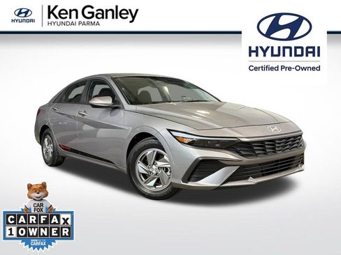 Certified 2025 Hyundai Elantra SE FWD image 1