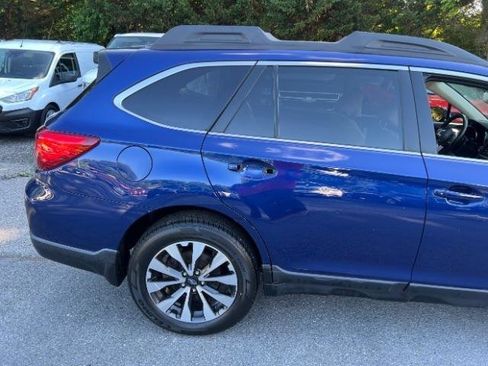 Used 2017 Subaru Outback 2.5i Limited AWD/4WD image 6
