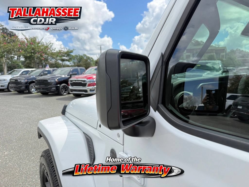 Used 2025 Jeep Gladiator Mojave AWD/4WD image 15