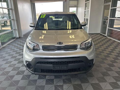 Used 2018 Kia Soul image 2