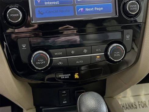 Used 2016 Nissan Rogue SL w/ SL Premium Package image 17