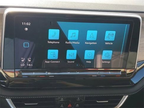 Used 2024 Volkswagen Atlas SE image 21