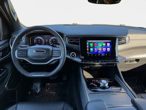 Used 2024 Jeep Wagoneer Series II w/ Flexible Seating Group image 15