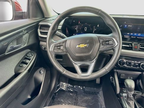 Used 2024 Chevrolet TrailBlazer LT w/ Convenience Package FWD image 21