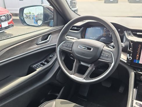 New 2026 Jeep Grand Cherokee L 4WD image 14