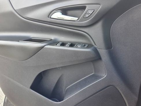 Used 2023 Chevrolet Equinox LT FWD image 32