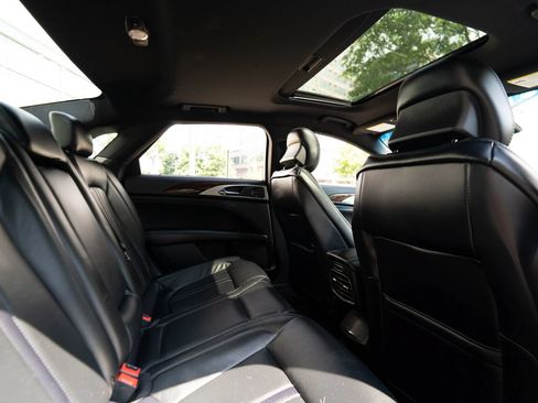 Used 2019 Lincoln MKZ Reserve w/ Reserve Plus Package AWD/4WD image 17