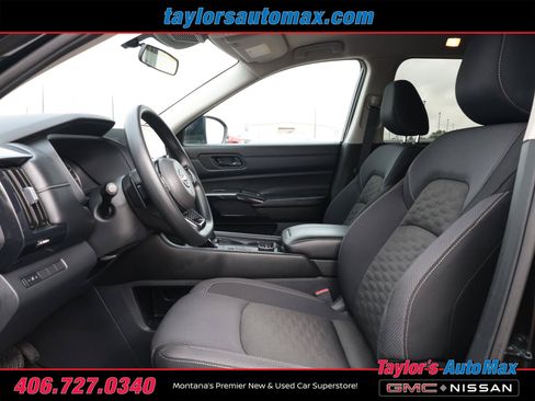 Used 2024 Nissan Pathfinder S AWD/4WD image 5