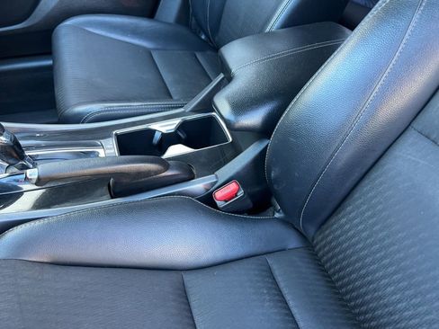 Used 2017 Honda Accord Sport image 31