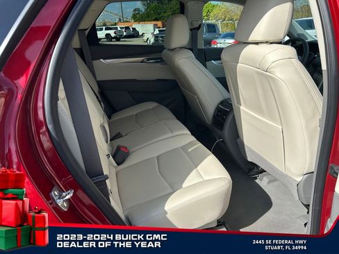 Used 2025 Cadillac XT5 Premium Luxury image 17