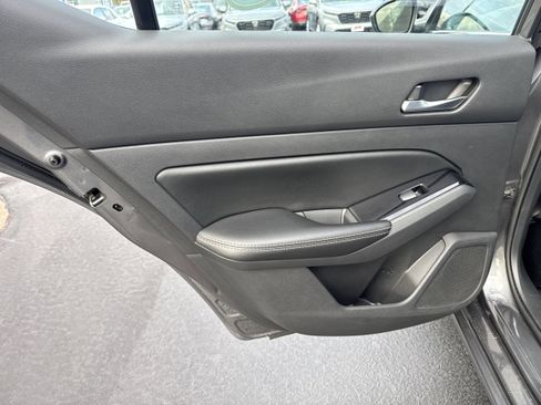 Used 2021 Nissan Altima 2.5 SV image 9