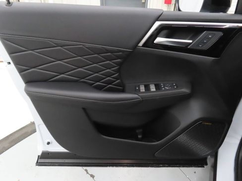 New 2026 Mitsubishi Outlander SEL AWD/4WD image 10