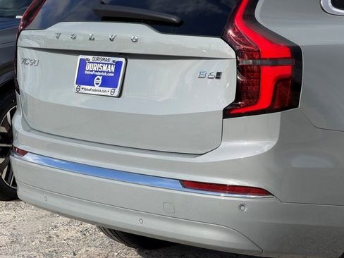 New 2025 Volvo XC90 B6 Core w/ Climate Package image 8